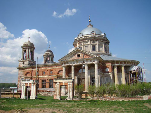 Церковь в Шкинь